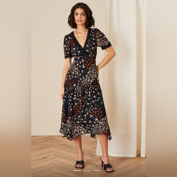 Monsoon Dresses & Skirts - Monsoon Fia Feather Print Hanky Hem Dress Black Size 18